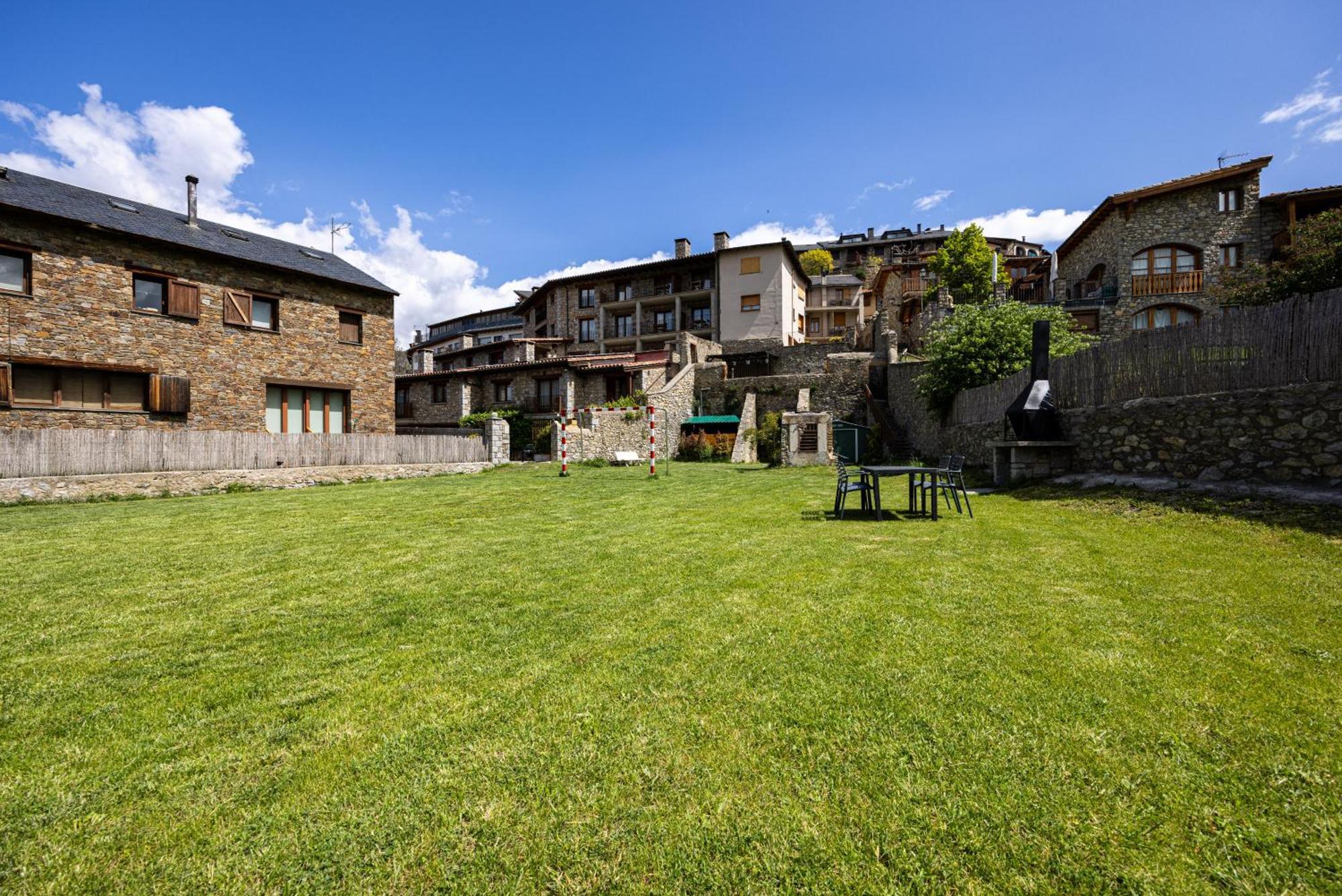 Aparthotel Bellver Bellver De Cerdanya Ngoại thất bức ảnh