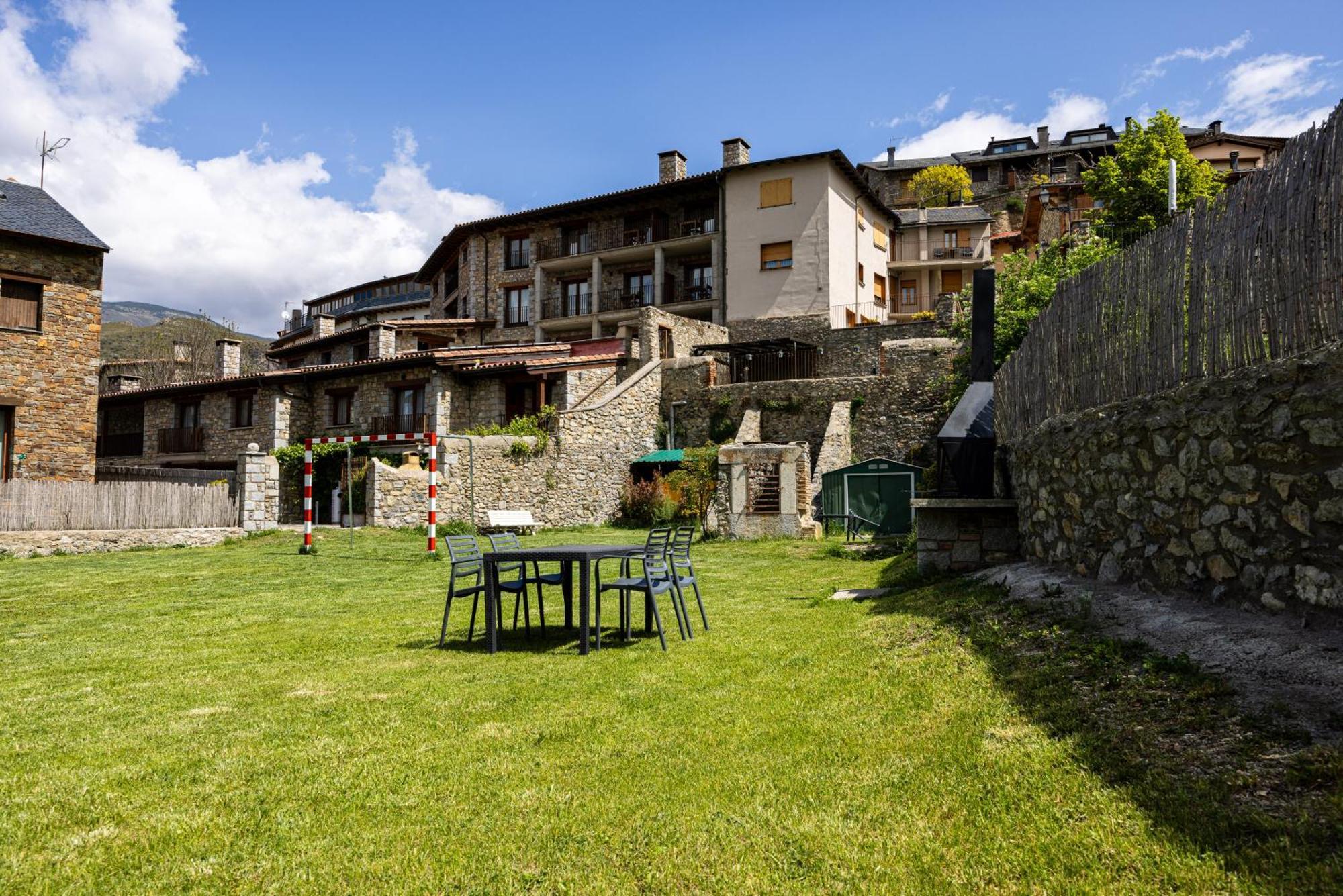 Aparthotel Bellver Bellver De Cerdanya Ngoại thất bức ảnh